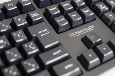 ELECOM のキーボード TK-FCM094HBK